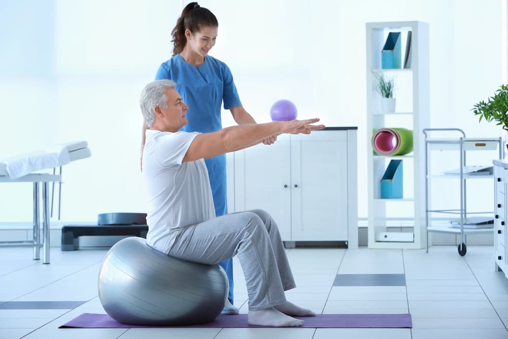 Mobile Physiotherapie in der Nähe – Rehabilitation zu Hause oder in Pflegeeinrichtungen