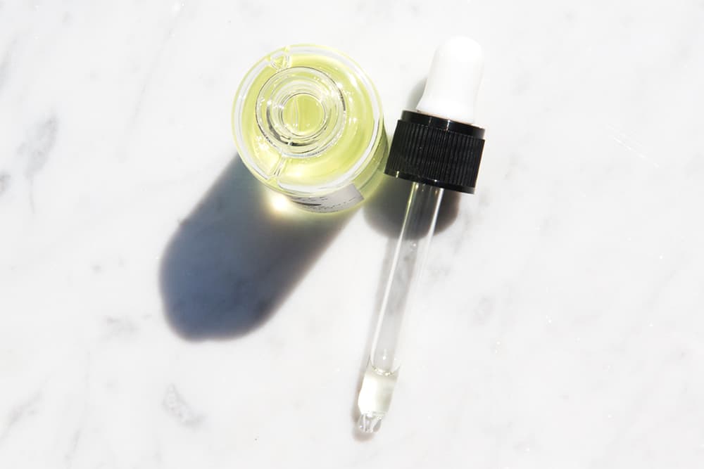 Hyaluron Serum Glückseligkeit: Wo Schönheit auf Wissenschaft trifft