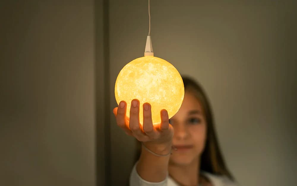 Schaffen Sie eine besondere Atmosphäre mit der Konic Deckenlampe für Schlafzimmer