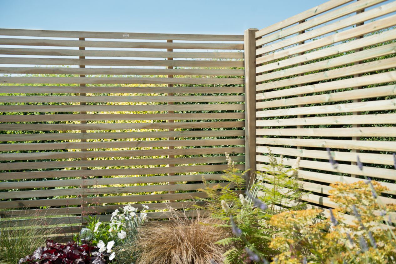 Zaunsysteme mit langlebigen Materialien und modernem Look