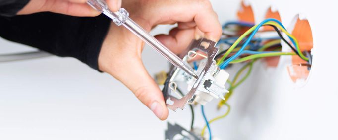 Häufige Mängel bei der Prüfung ortsveränderlicher elektrischer Betriebsmittel und wie man sie vermeidet