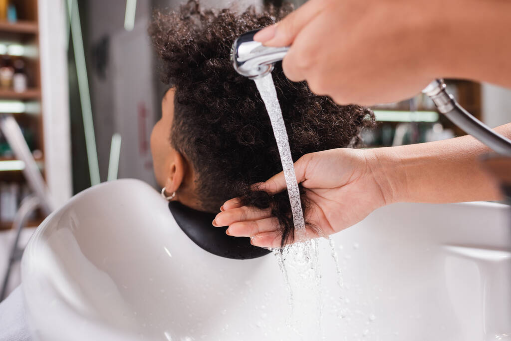 Komfort neu gedacht mit dem Friseur Haarwaschbecken